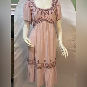 Knox Rose Dress Lilac Aztec
Embroidered Flutter Sleeve Bohemian size M